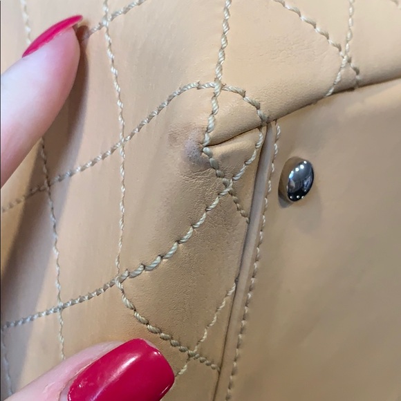 CHANEL Tote - Picture 7 of 15